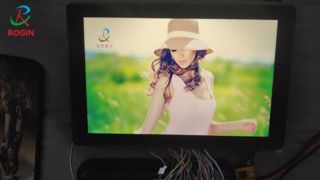 10,1" 1920*1200 avec une solution de luminosité de 1500 nits